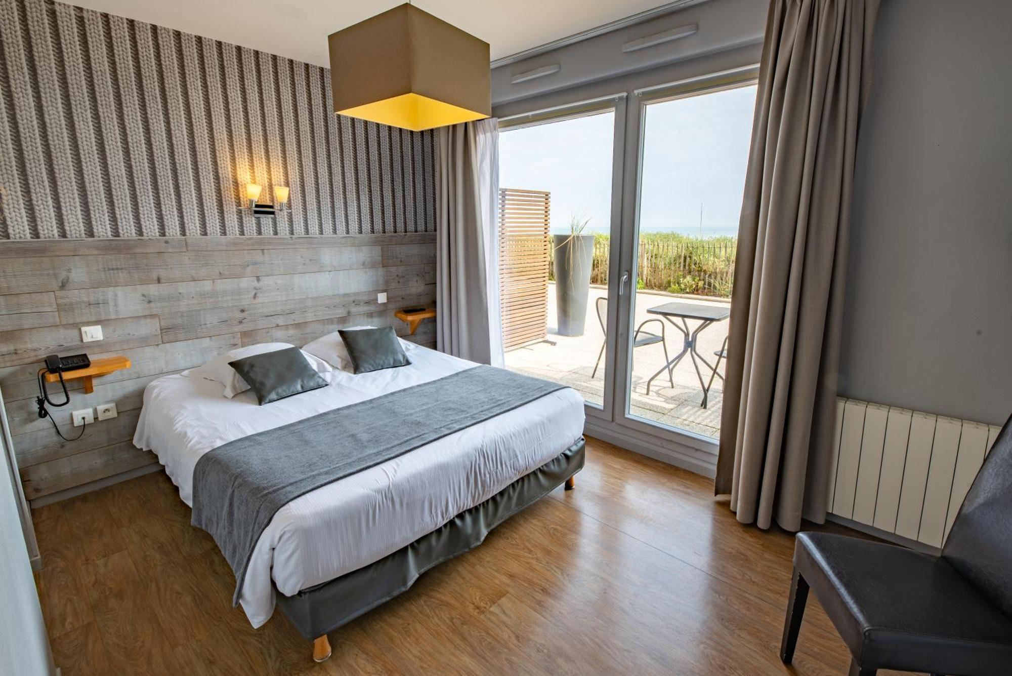 Logis- Hotel De La Baie De Wissant & Appartements Exterior photo